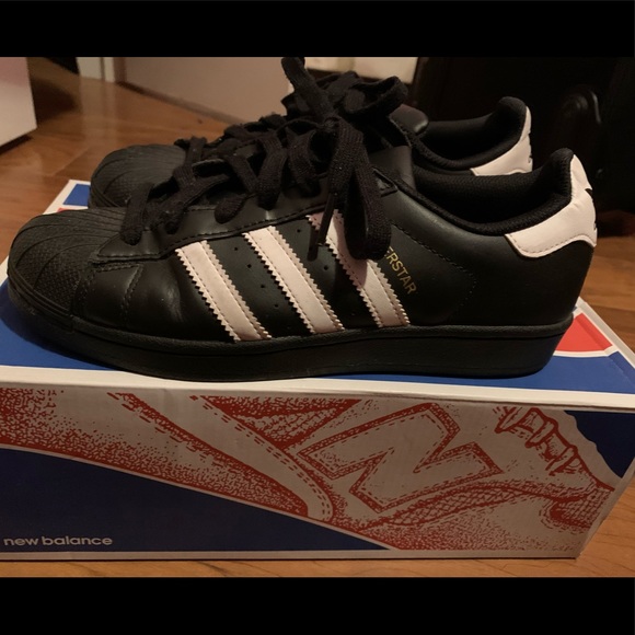 Adidas Superstar Shell-toe Casual Sneakers - Picture 7 of 8